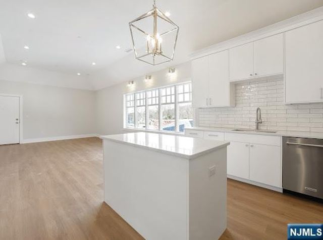 445 Ramapo Valley Road 3, Oakland, NJ 07436