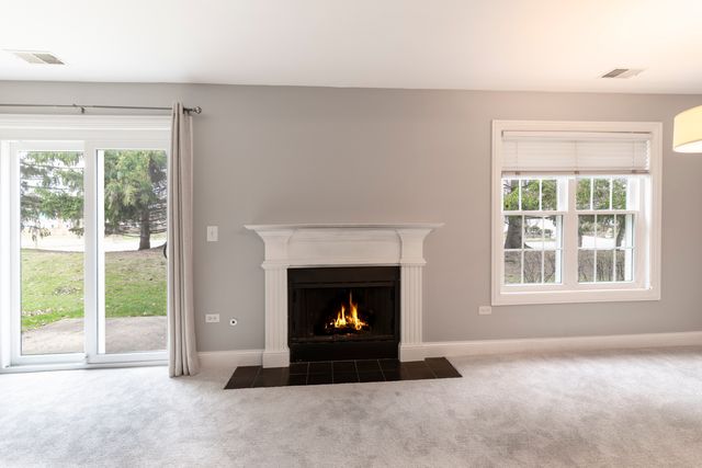 43 Foxcroft Road 43-127, Naperville, IL 60565