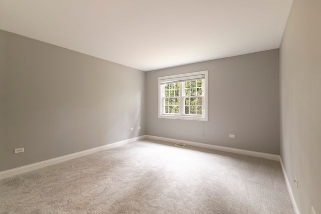 43 Foxcroft Road 43-127, Naperville, IL 60565