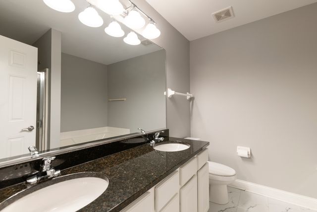 43 Foxcroft Road 43-127, Naperville, IL 60565