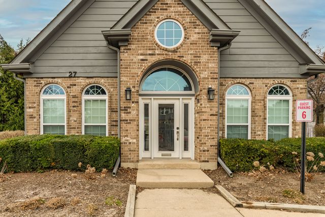 43 Foxcroft Road 43-127, Naperville, IL 60565