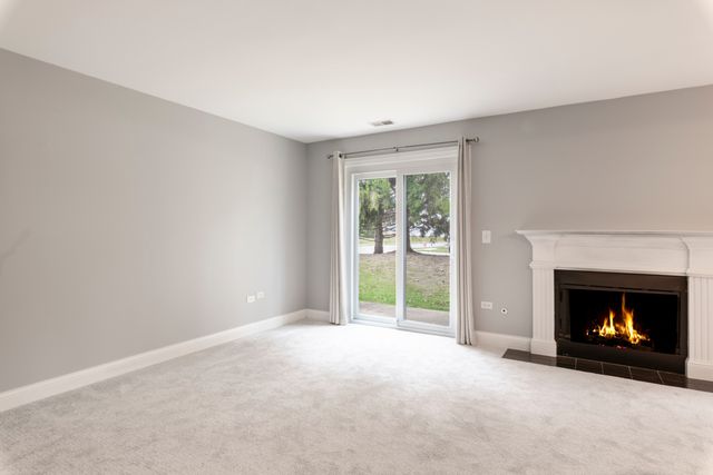 43 Foxcroft Road 43-127, Naperville, IL 60565