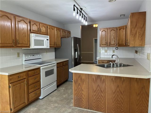 4108 Rock hill Road, Pfafftown, NC 27040