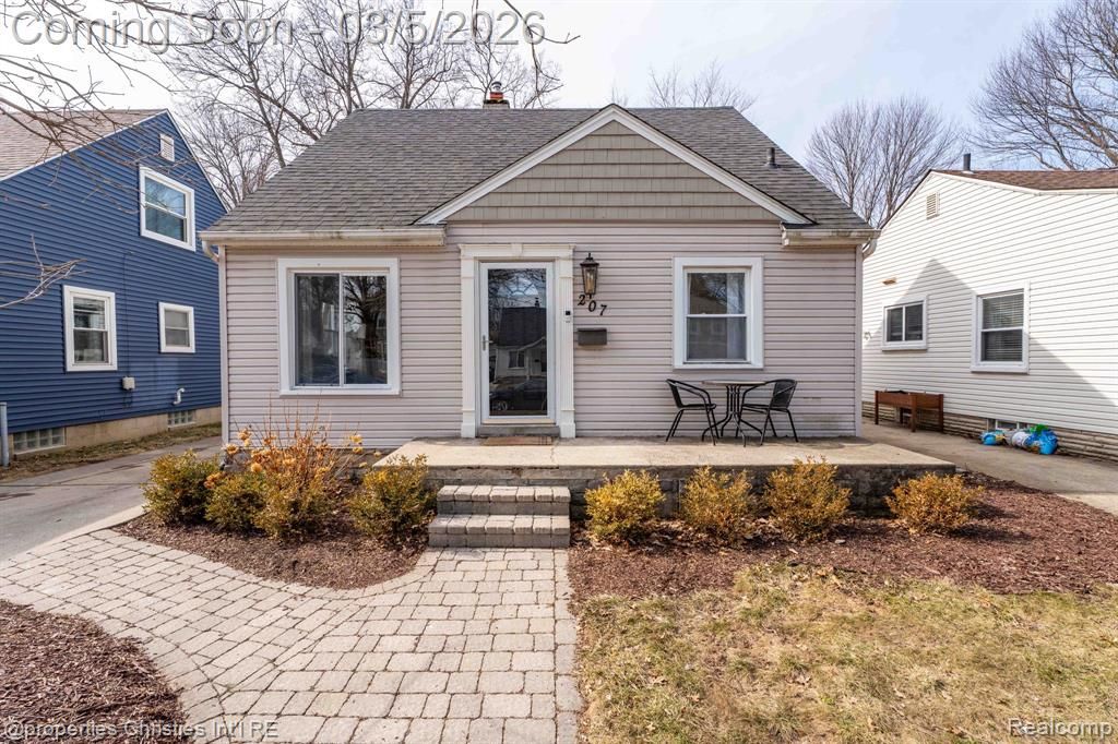 207 N Vermont Avenue, Royal Oak, MI 48067