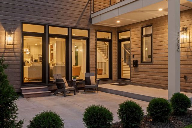 1984 Kenwood Parkway, Minneapolis, MN 55405