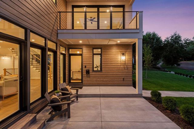 1984 Kenwood Parkway, Minneapolis, MN 55405