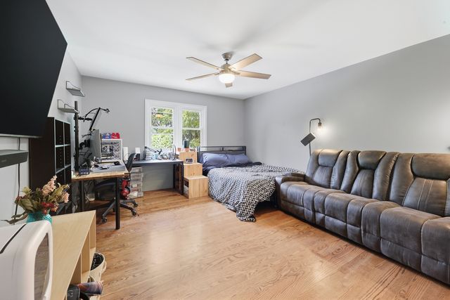 10 Americana Court, Roselle, IL 60172