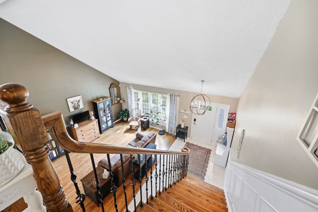 10 Americana Court, Roselle, IL 60172
