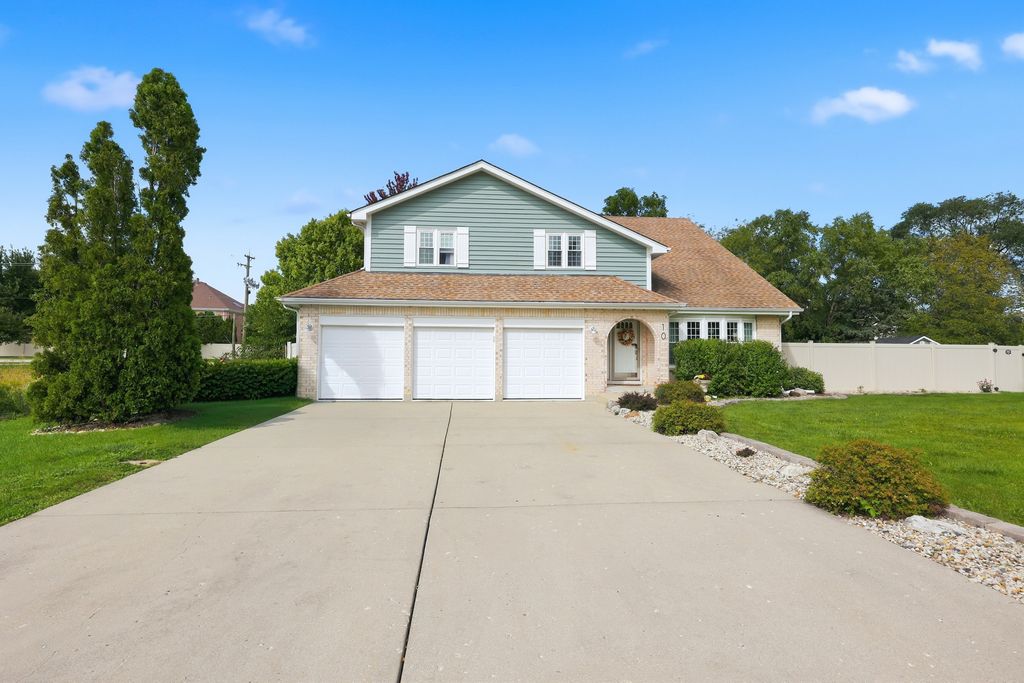 10 Americana Court, Roselle, IL 60172 — photo 2