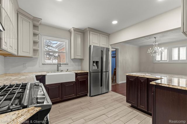 22043 Edison Street, Dearborn, MI 48124