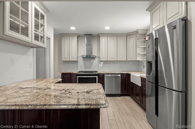 22043 Edison Street, Dearborn, MI 48124