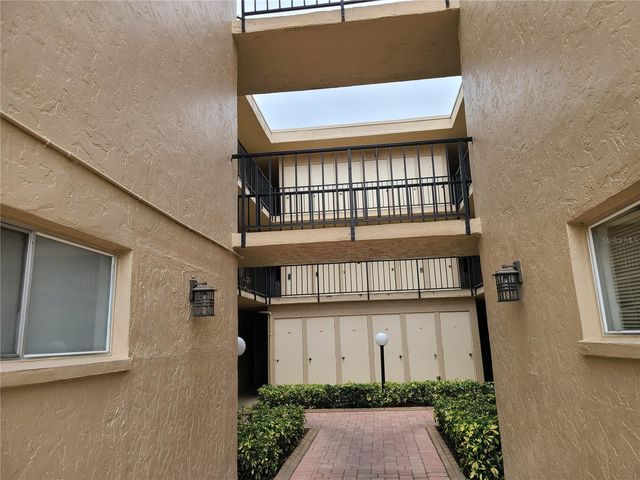 2763 WOODGATE LANE 204, Sarasota, FL 34231