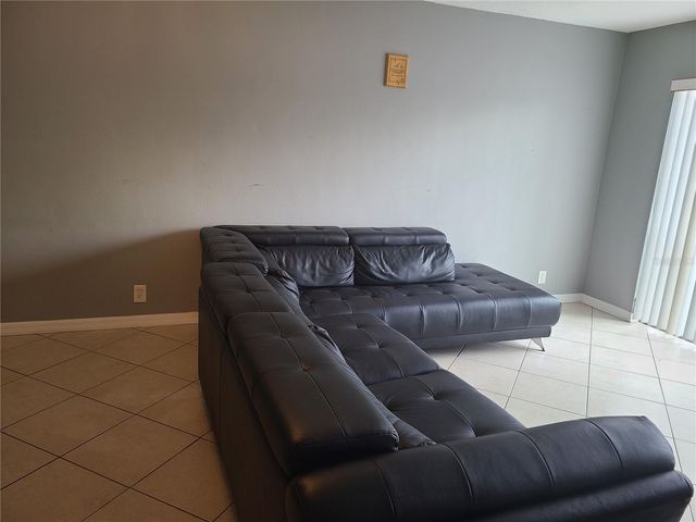 2763 WOODGATE LANE 204, Sarasota, FL 34231
