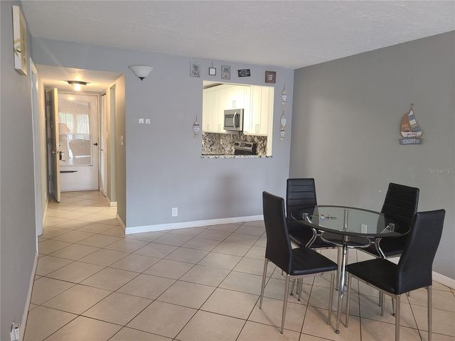 2763 WOODGATE LANE 204, Sarasota, FL 34231