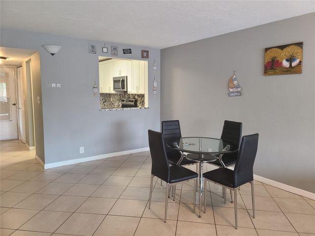 2763 WOODGATE LANE 204, Sarasota, FL 34231