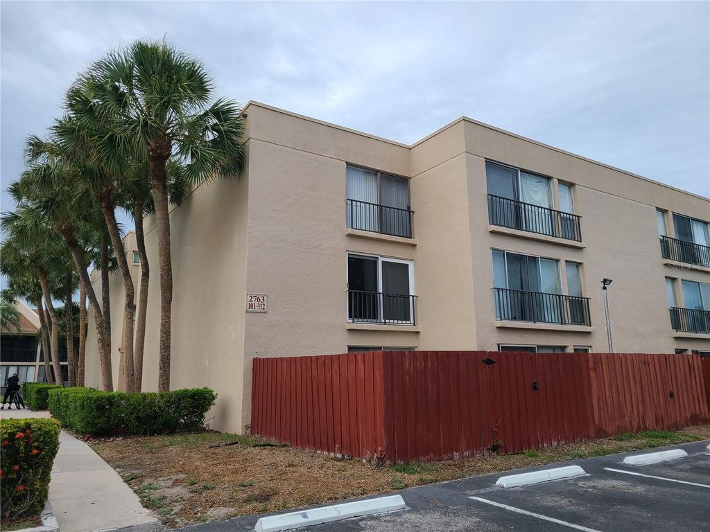 2763 WOODGATE LANE 204, Sarasota, FL 34231