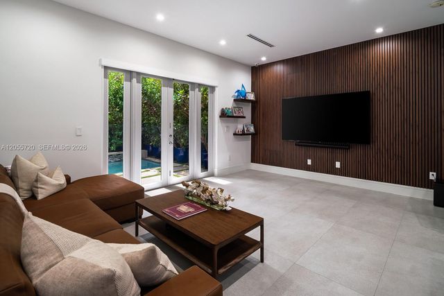3073 Carter St 3073, Miami, FL 33133