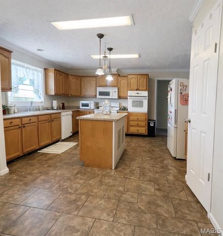 2977 Ripley Route A, Doniphan, MO 63935