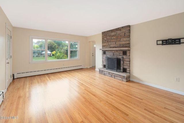 537 Columbia St Extension, Cohoes, NY 12047