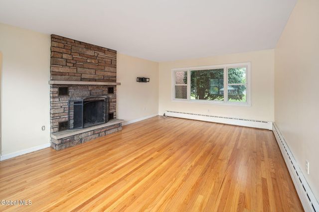 537 Columbia St Extension, Cohoes, NY 12047