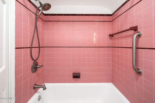 537 Columbia St Extension, Cohoes, NY 12047