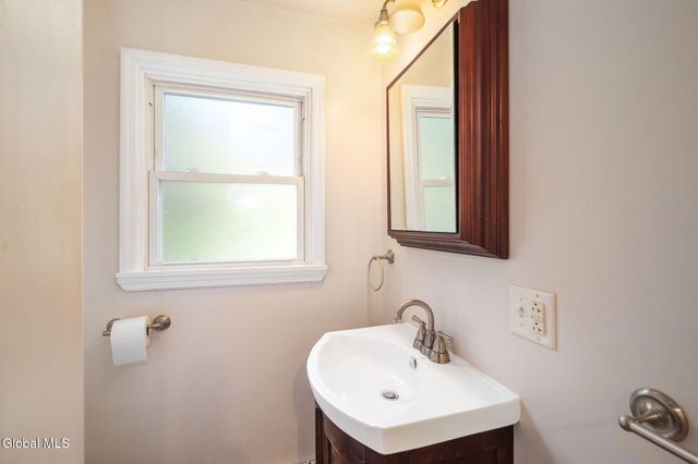 537 Columbia St Extension, Cohoes, NY 12047