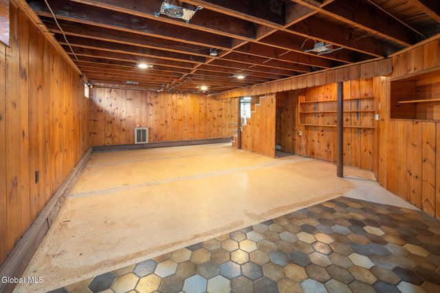 537 Columbia St Extension, Cohoes, NY 12047