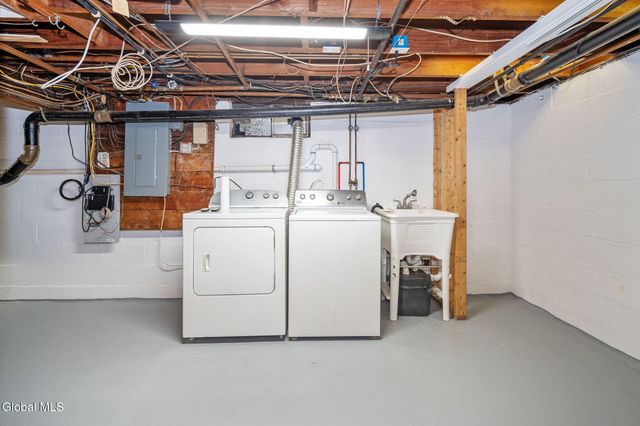 537 Columbia St Extension, Cohoes, NY 12047