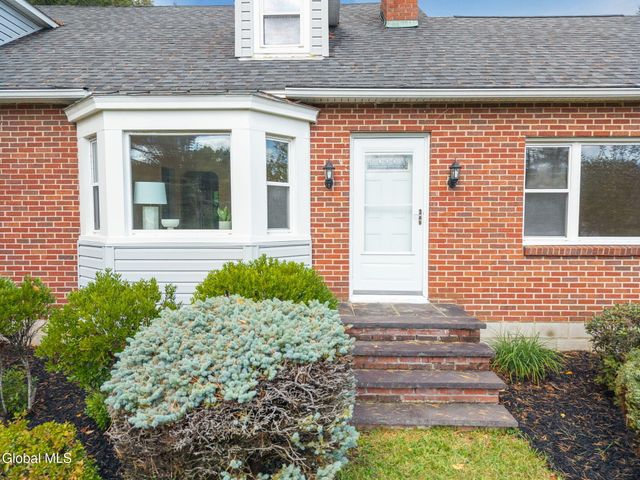 537 Columbia St Extension, Cohoes, NY 12047