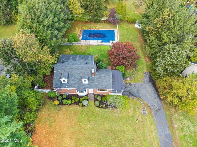 537 Columbia St Extension, Cohoes, NY 12047