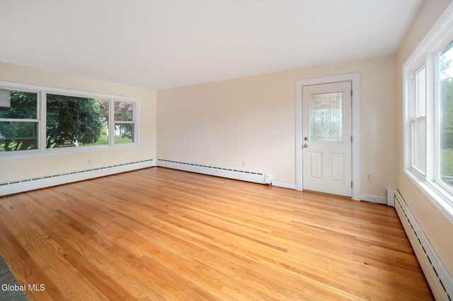 537 Columbia St Extension, Cohoes, NY 12047