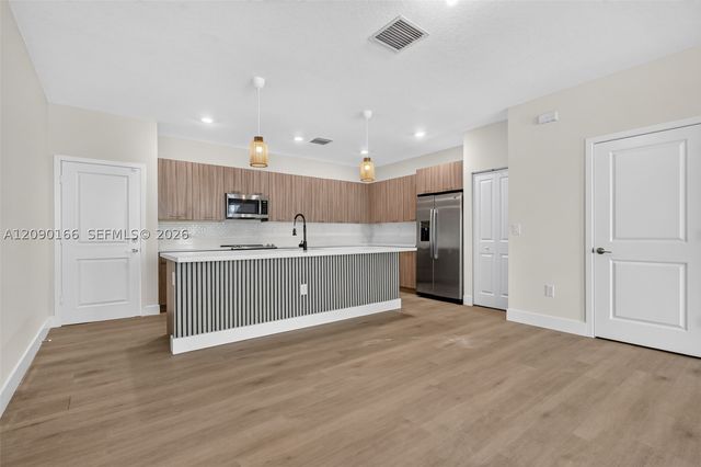 4540 NW 83rd Path, Doral, FL 33166