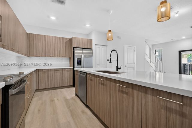 4540 NW 83rd Path, Doral, FL 33166