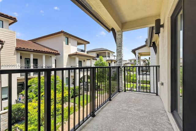 4540 NW 83rd Path, Doral, FL 33166