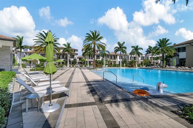 4540 NW 83rd Path, Doral, FL 33166