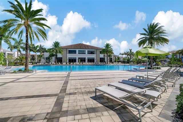 4540 NW 83rd Path, Doral, FL 33166