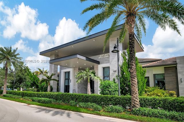 4540 NW 83rd Path, Doral, FL 33166