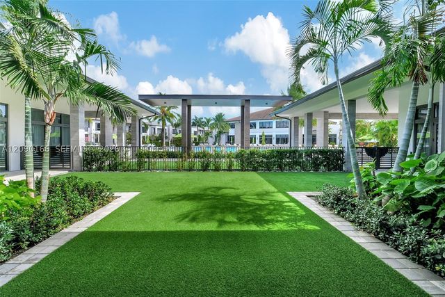 4540 NW 83rd Path, Doral, FL 33166