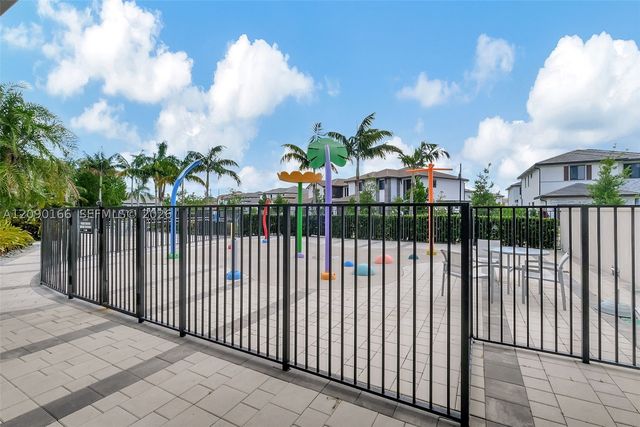 4540 NW 83rd Path, Doral, FL 33166