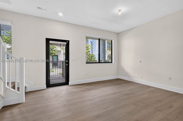 4540 NW 83rd Path, Doral, FL 33166