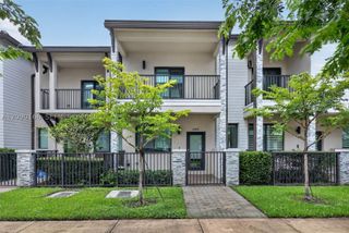 4540 NW 83rd Path, Doral, FL 33166
