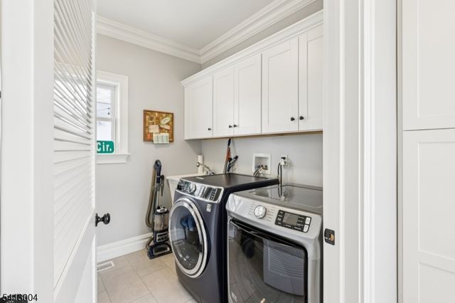 316 Orenda Cir, Westfield Town, NJ 07090