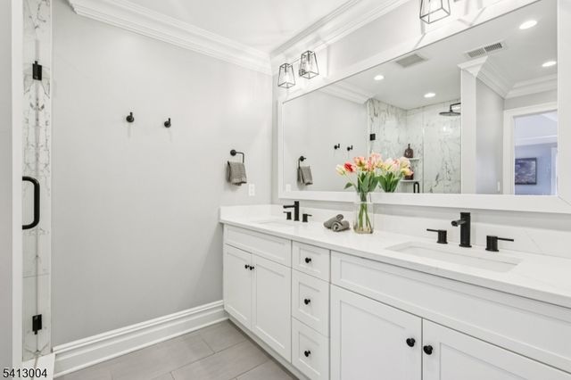 316 Orenda Cir, Westfield Town, NJ 07090