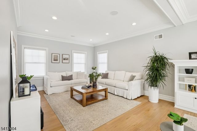 316 Orenda Cir, Westfield Town, NJ 07090