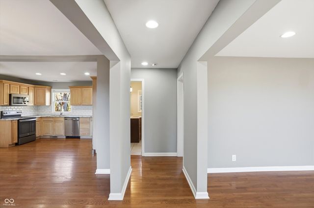 7026 Spring Mill Road, Indianapolis, IN 46260