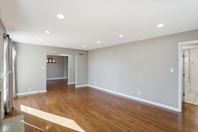 7026 Spring Mill Road, Indianapolis, IN 46260
