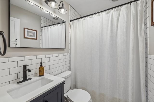 6702 Forest Court, Windsor Heights, IA 50324