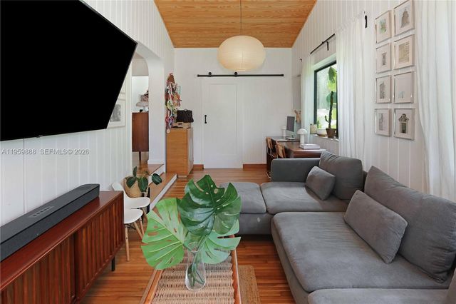 1516 Mayo St, Hollywood, FL 33020