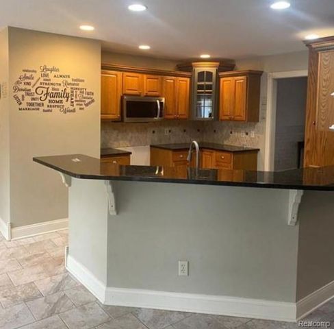 219 Primrose Lane, Flushing, MI 48433