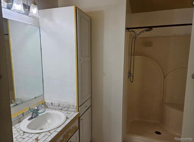 219 Primrose Lane, Flushing, MI 48433